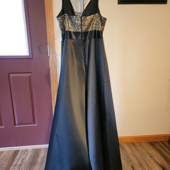 EVER-PRETTY Mesh Insert Contrast Sequins High Low Hem Satin Prom Dress - Picture 4 of 5